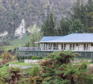 Bridge to Nowhere Lodge